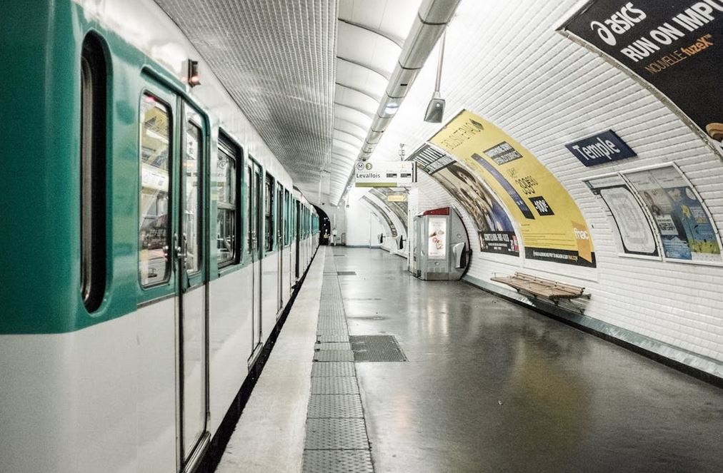 Station de métro sur la ligne 3