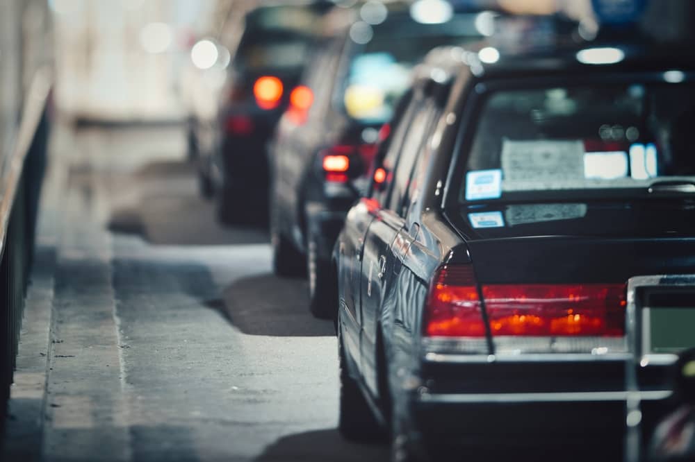 file de taxis noirs du service Taxis Nantes